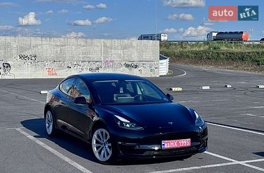 Седан Tesla Model 3 2022 в Львове