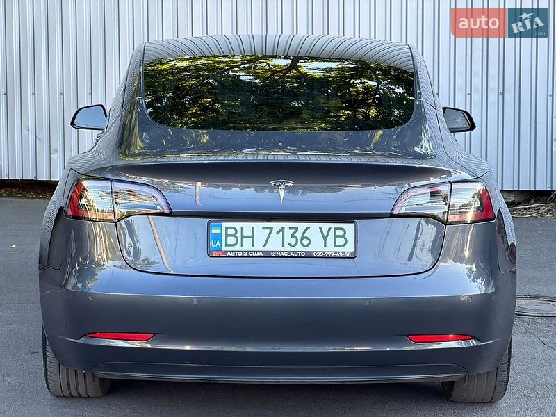Седан Tesla Model 3 2022 в Одесі