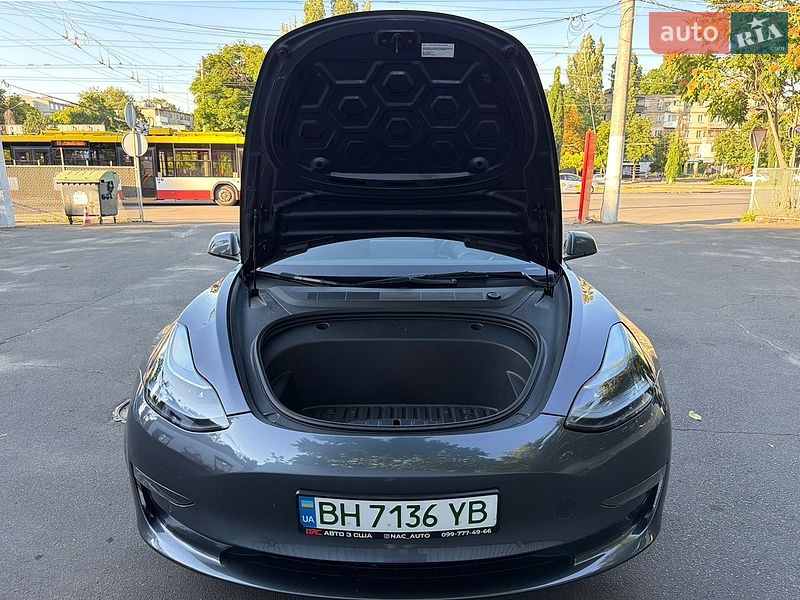 Седан Tesla Model 3 2022 в Одесі