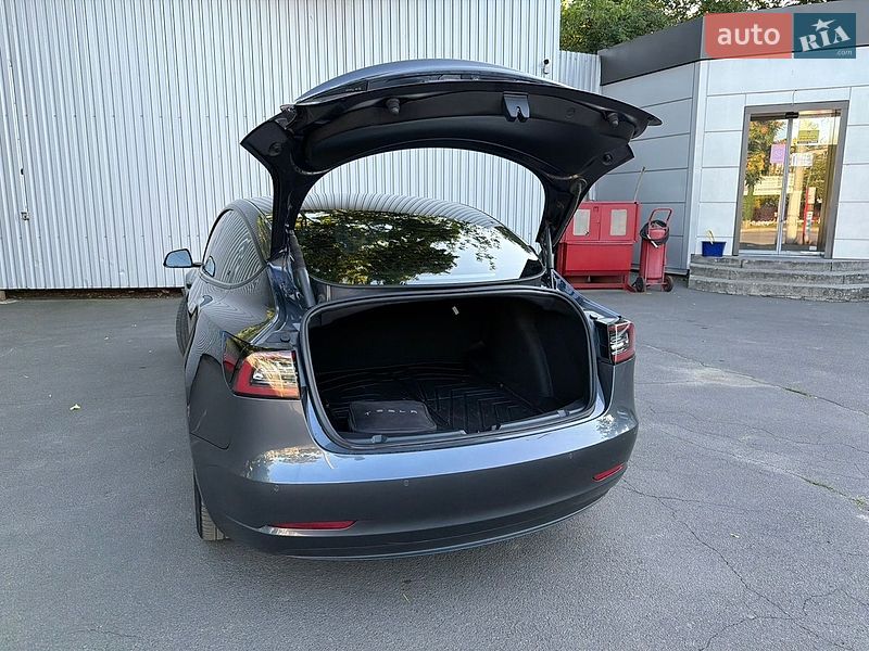 Седан Tesla Model 3 2022 в Одесі