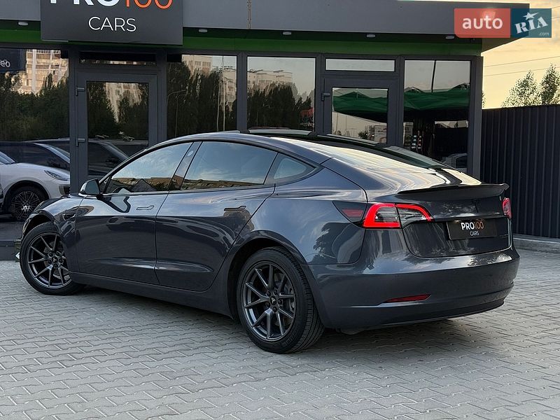 Седан Tesla Model 3 2022 в Киеве фото 14 Седан Tesla Model 3 2022 в Киеве