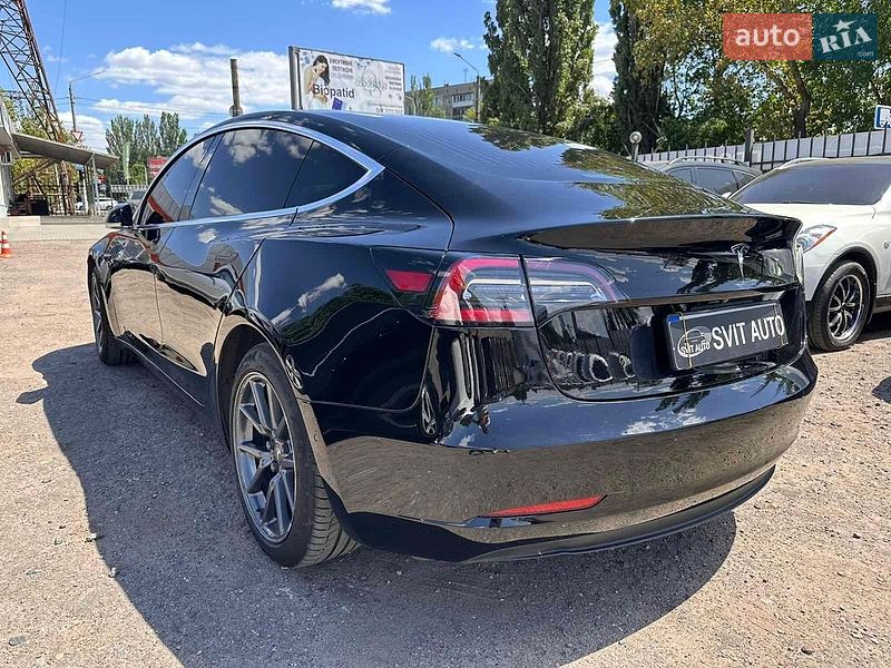 Седан Tesla Model 3 2019 в Миколаєві