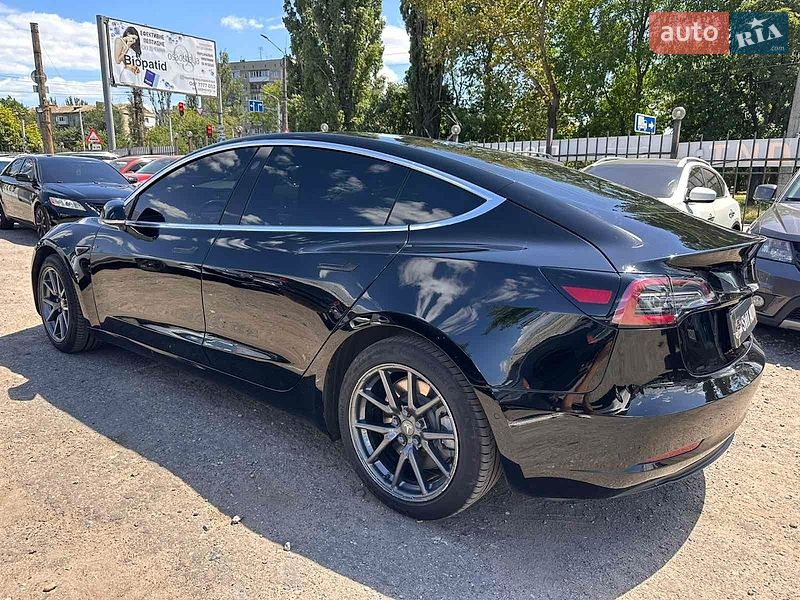 Седан Tesla Model 3 2019 в Миколаєві