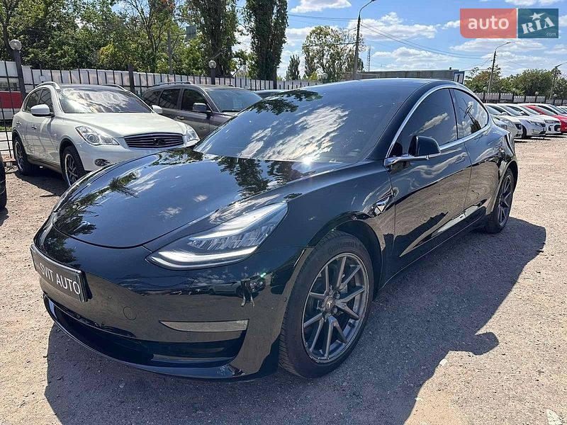 Седан Tesla Model 3 2019 в Миколаєві