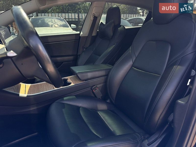 Седан Tesla Model 3 2019 в Миколаєві
