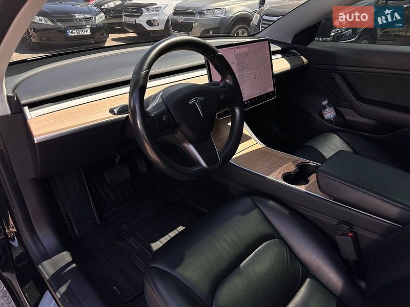 Седан Tesla Model 3 2019 в Миколаєві