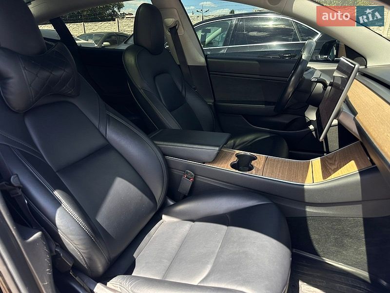 Седан Tesla Model 3 2019 в Миколаєві