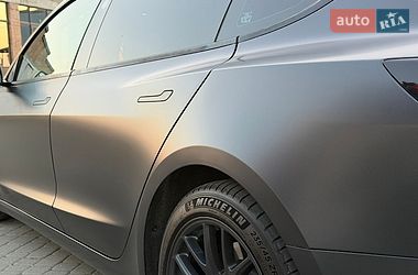 Седан Tesla Model 3 2024 в Снятине