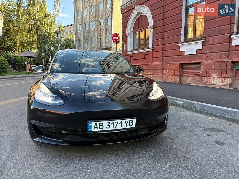 Седан Tesla Model 3 2020 в Вінниці фото Седан Tesla Model 3 2020 в Вінниці