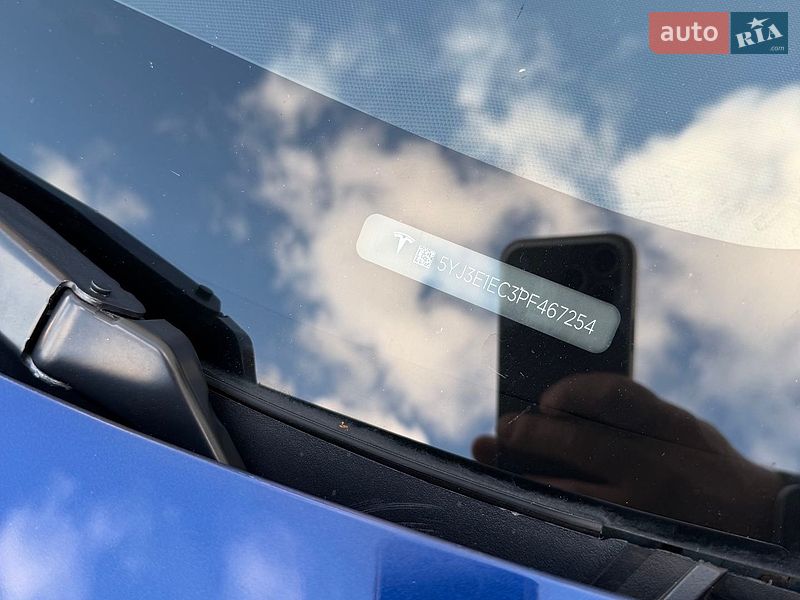 Седан Tesla Model 3 2023 в Харкові