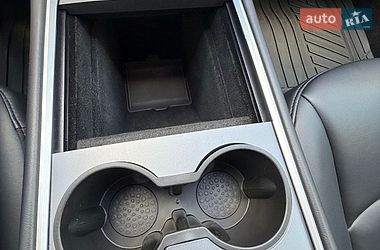 Седан Tesla Model 3 2023 в Харкові
