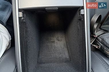 Седан Tesla Model 3 2023 в Харкові