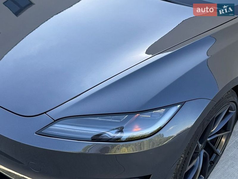 Седан Tesla Model 3 2024 в Луцке