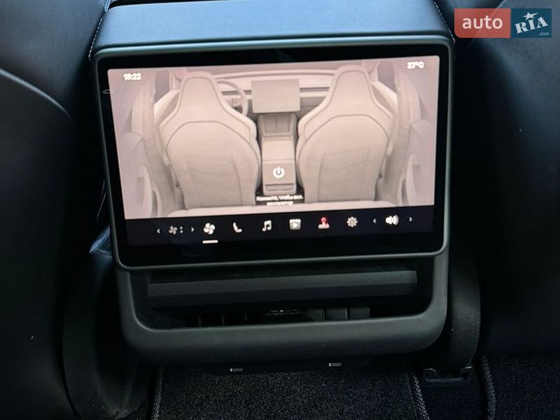 Седан Tesla Model 3 2024 в Луцке