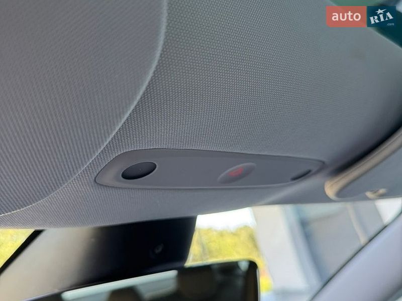 Седан Tesla Model 3 2024 в Луцке