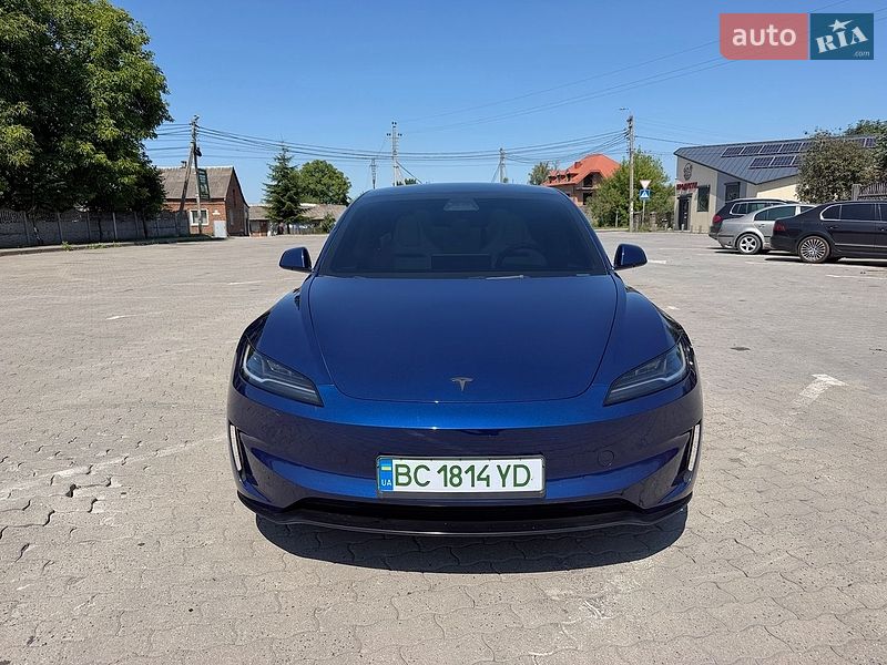 Седан Tesla Model 3 2024 в Городку