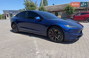 Седан Tesla Model 3 2024 в Городке