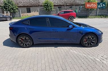 Седан Tesla Model 3 2024 в Городке