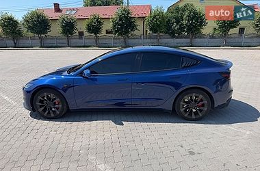 Седан Tesla Model 3 2024 в Городку