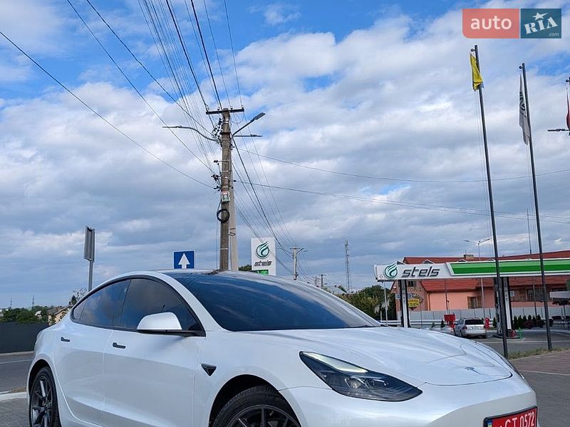 Tesla Model 3 2022