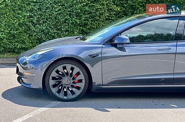 Седан Tesla Model 3 2021 в Києві