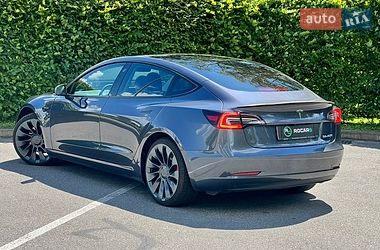 Седан Tesla Model 3 2021 в Києві