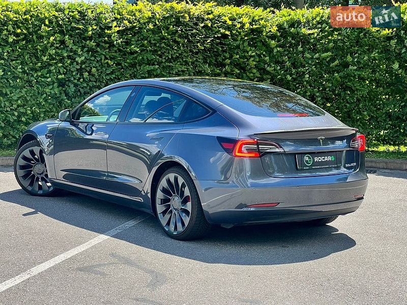 Седан Tesla Model 3 2021 в Києві