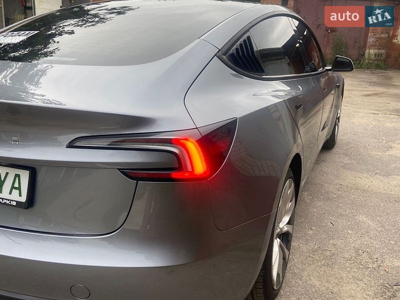 Седан Tesla Model 3 2025 в Львові