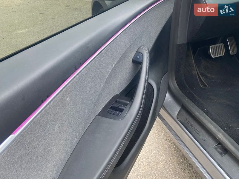 Седан Tesla Model 3 2025 в Львові