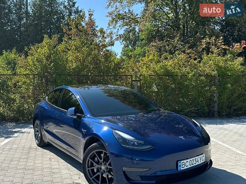Tesla Model 3 2021
