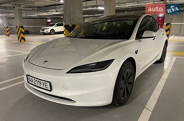 Седан Tesla Model 3 2024 в Киеве