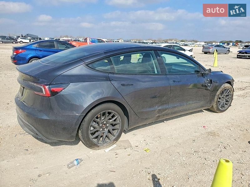 Седан Tesla Model 3 2024 в Киеве