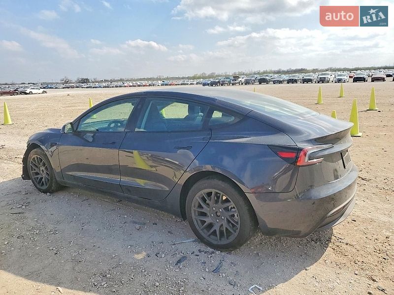 Седан Tesla Model 3 2024 в Киеве
