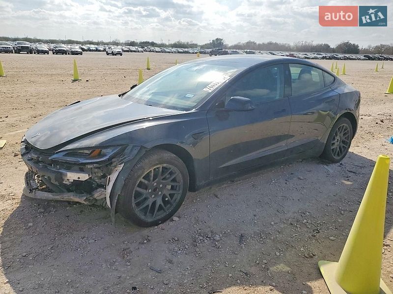 Седан Tesla Model 3 2024 в Киеве