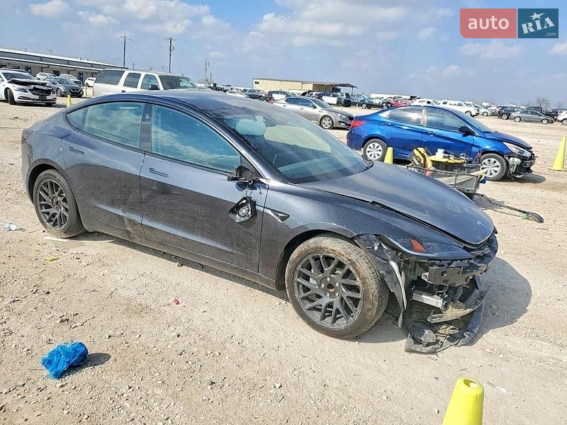 Седан Tesla Model 3 2024 в Киеве