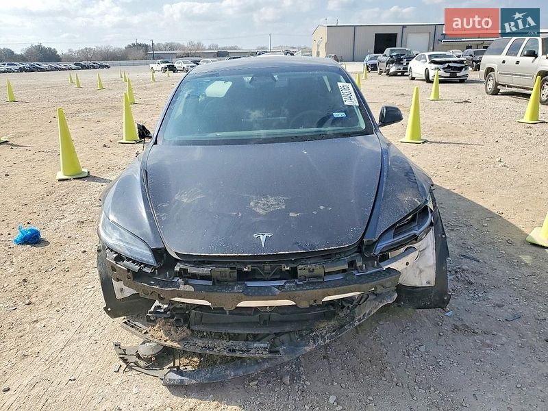 Седан Tesla Model 3 2024 в Киеве