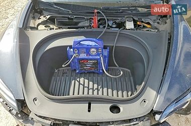 Седан Tesla Model 3 2024 в Киеве