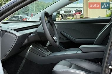 Седан Tesla Model 3 2024 в Стрые