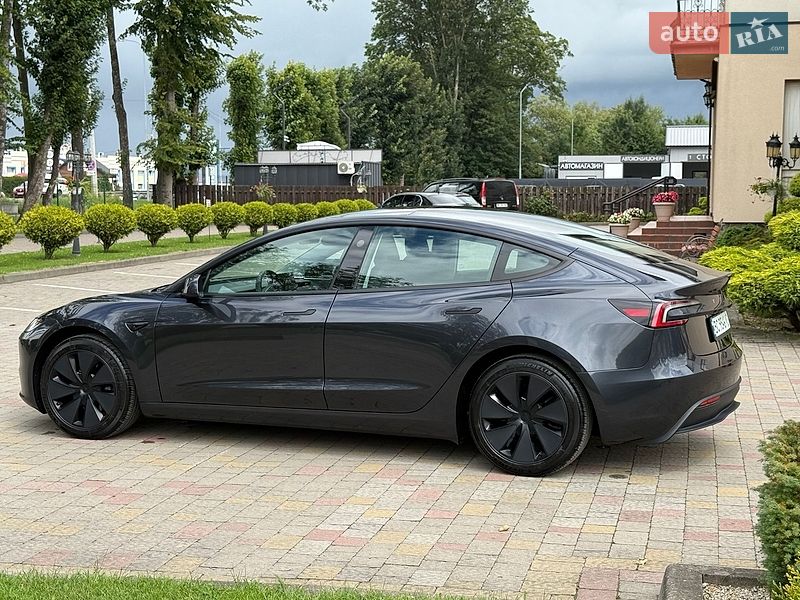 Седан Tesla Model 3 2024 в Стрые