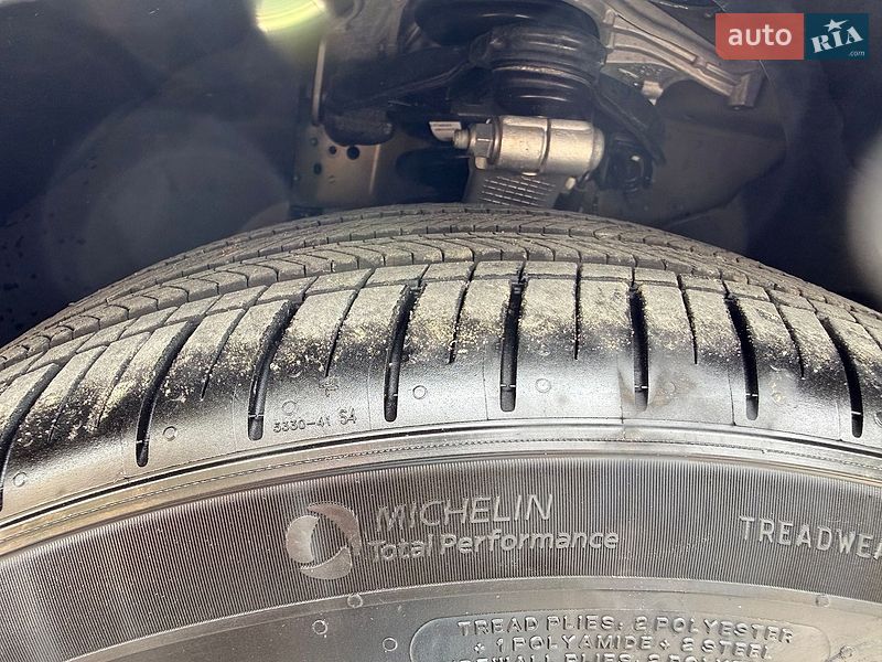 Седан Tesla Model 3 2024 в Стрые