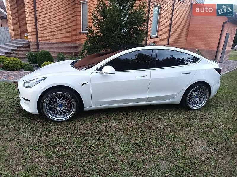 Tesla Model 3 2019