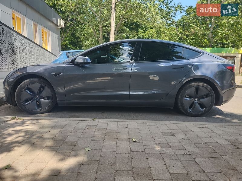 Седан Tesla Model 3 2023 в Одессе
