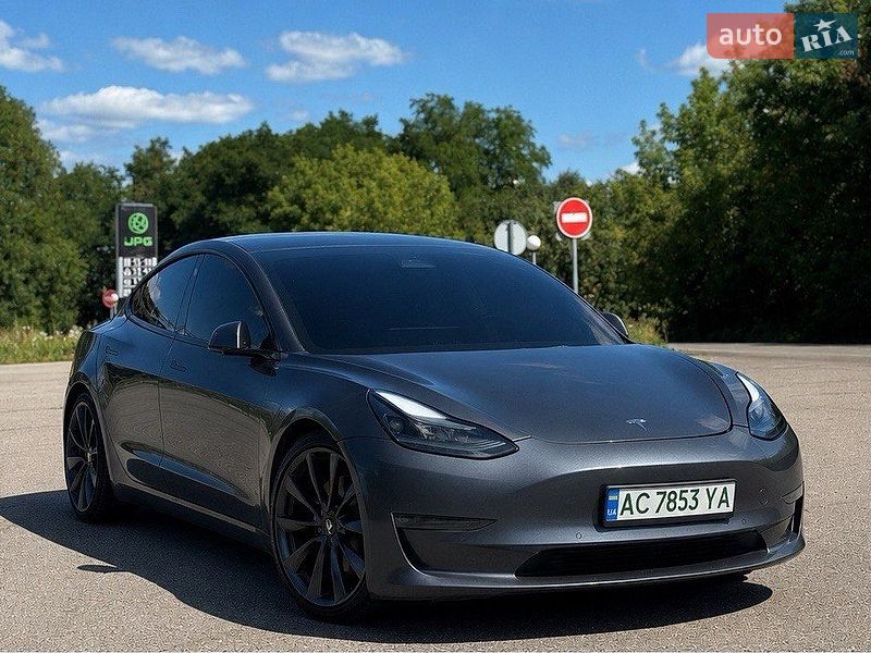 Седан Tesla Model 3 2021 в Кролевце