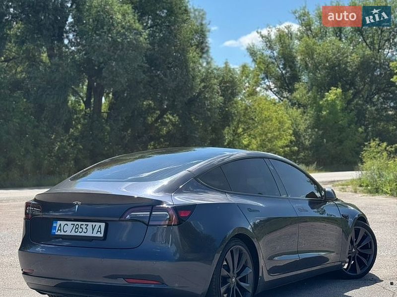Седан Tesla Model 3 2021 в Кролевце