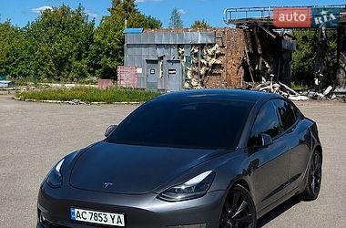 Седан Tesla Model 3 2021 в Кролевце