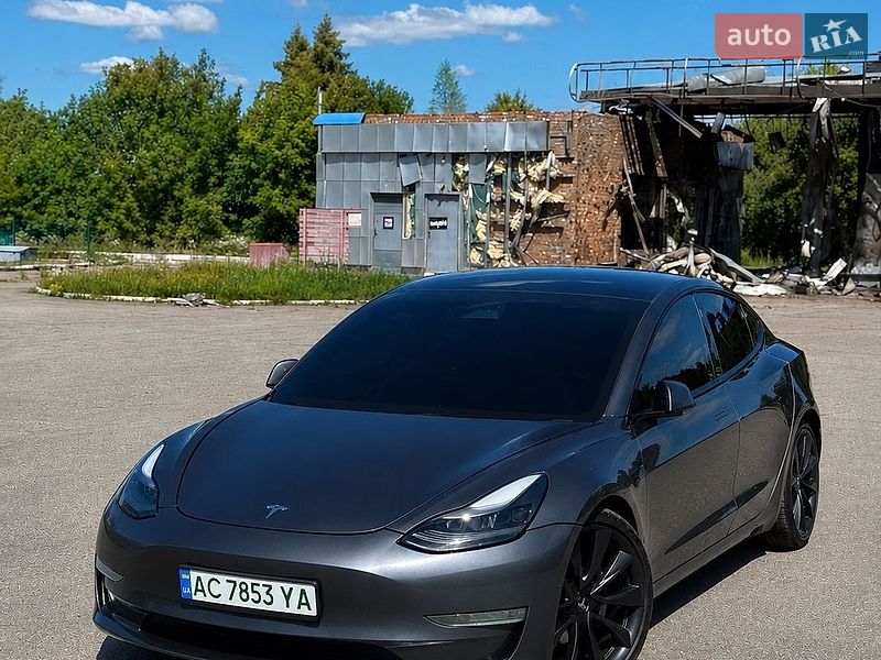 Седан Tesla Model 3 2021 в Кролевце