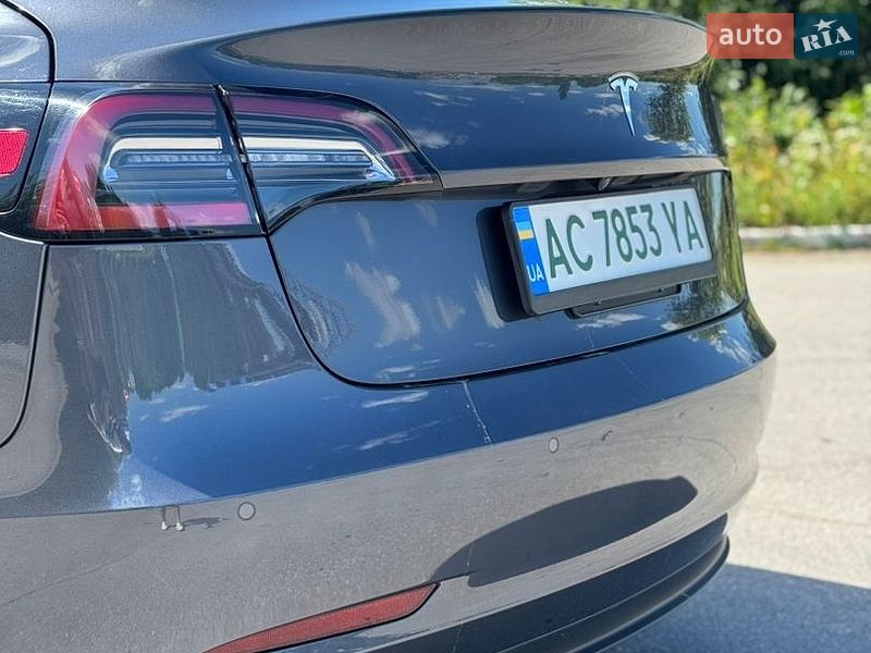 Седан Tesla Model 3 2021 в Кролевце