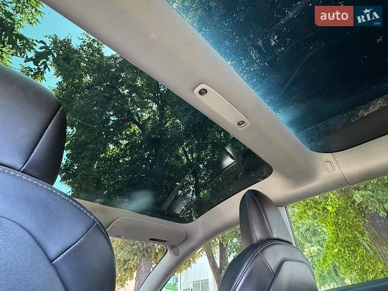 Седан Tesla Model 3 2021 в Кролевце