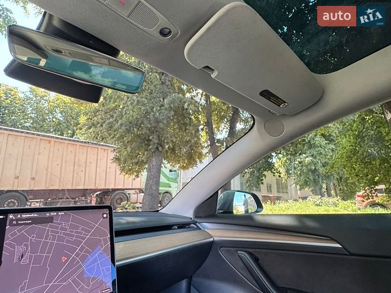 Седан Tesla Model 3 2021 в Кролевце