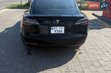 Седан Tesla Model 3 2018 в Львові